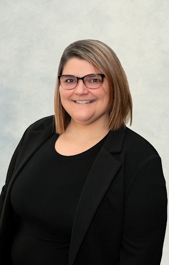 Mme Jessica Foley - Adjointe administrative